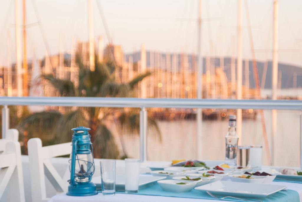 Akkan Hotel Marina Bodrum Buitenkant foto